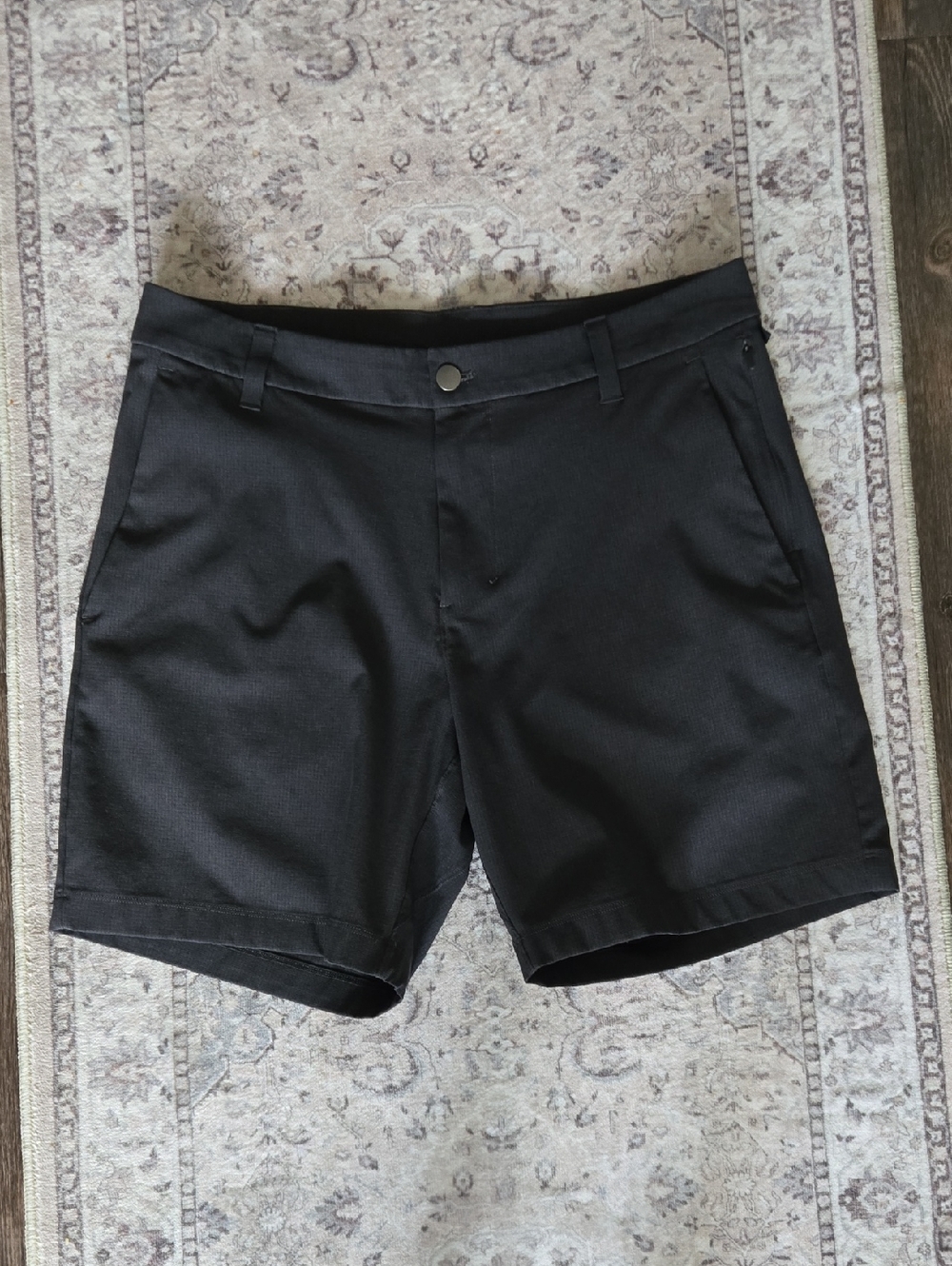 Lululemon ABC Classic-Fit Short 7" *WovenAir Black EUC 31"